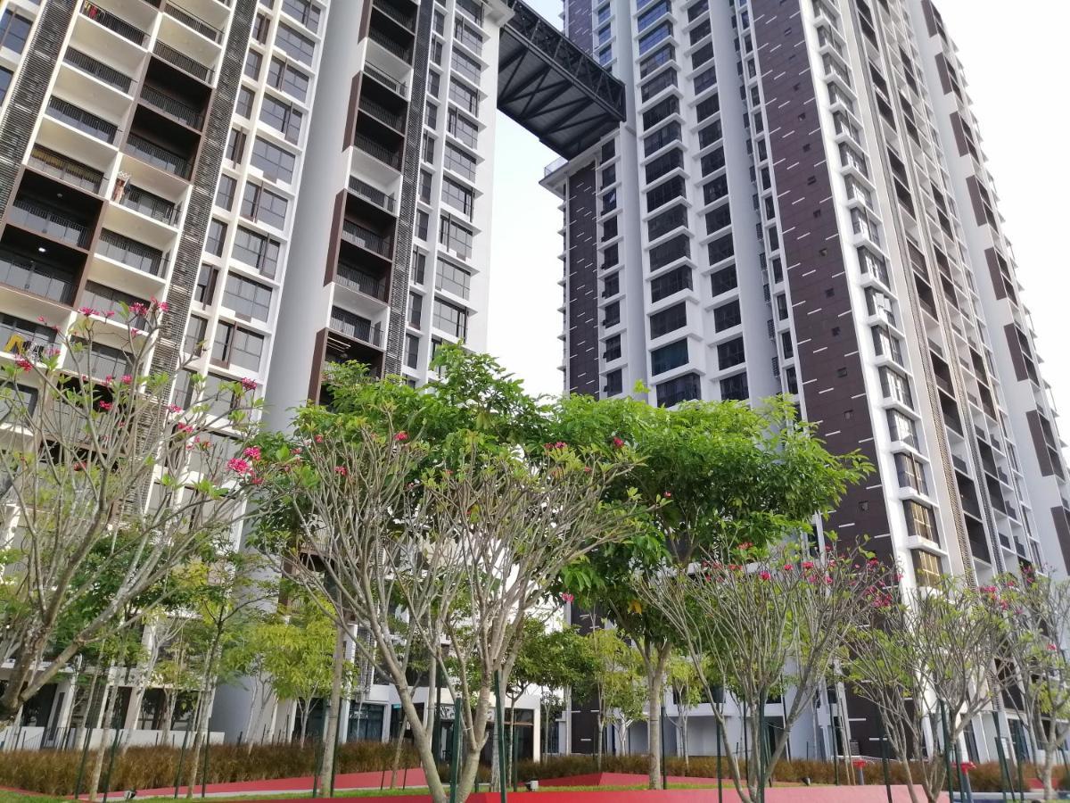 Astetica Residences @ Seri Kembangan Exteriör bild